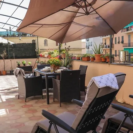 Apartment Sole, Terrazza, Centro Citta E Wi-fi Veloce! Genoa