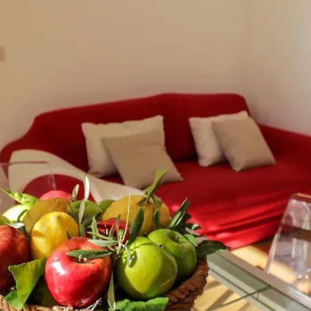 Sole, Terrazza, Centro Citta E Wi-fi Veloce! Appartement