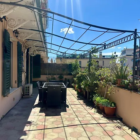 Sole, Terrazza, Centro Citta E Wi-fi Veloce! شقة