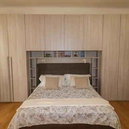 Apartmán Sole, Terrazza, Centro Citta E Wi-fi Veloce! *