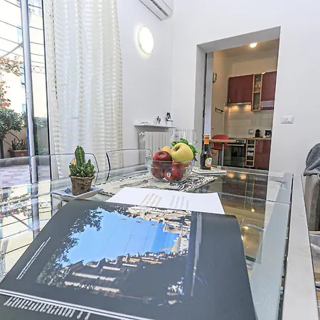 Apartmán Sole, Terrazza, Centro Citta E Wi-fi Veloce!